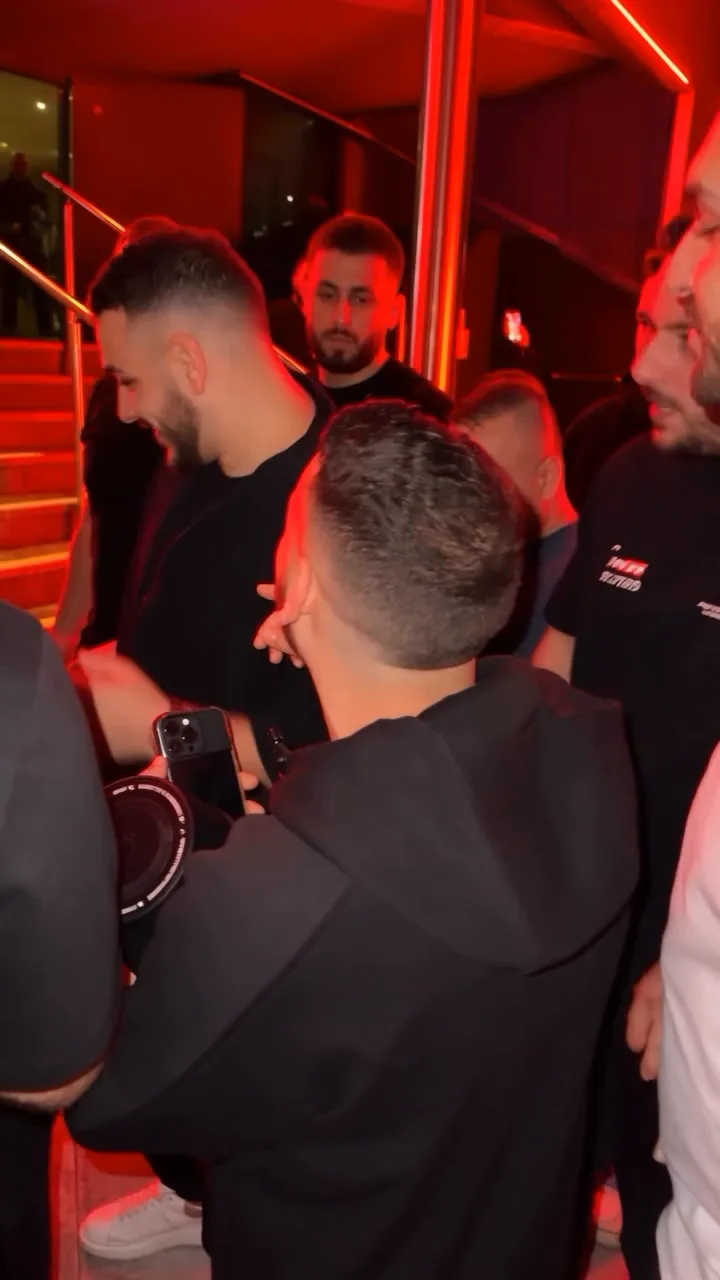 Add one clear photo, face to the camera